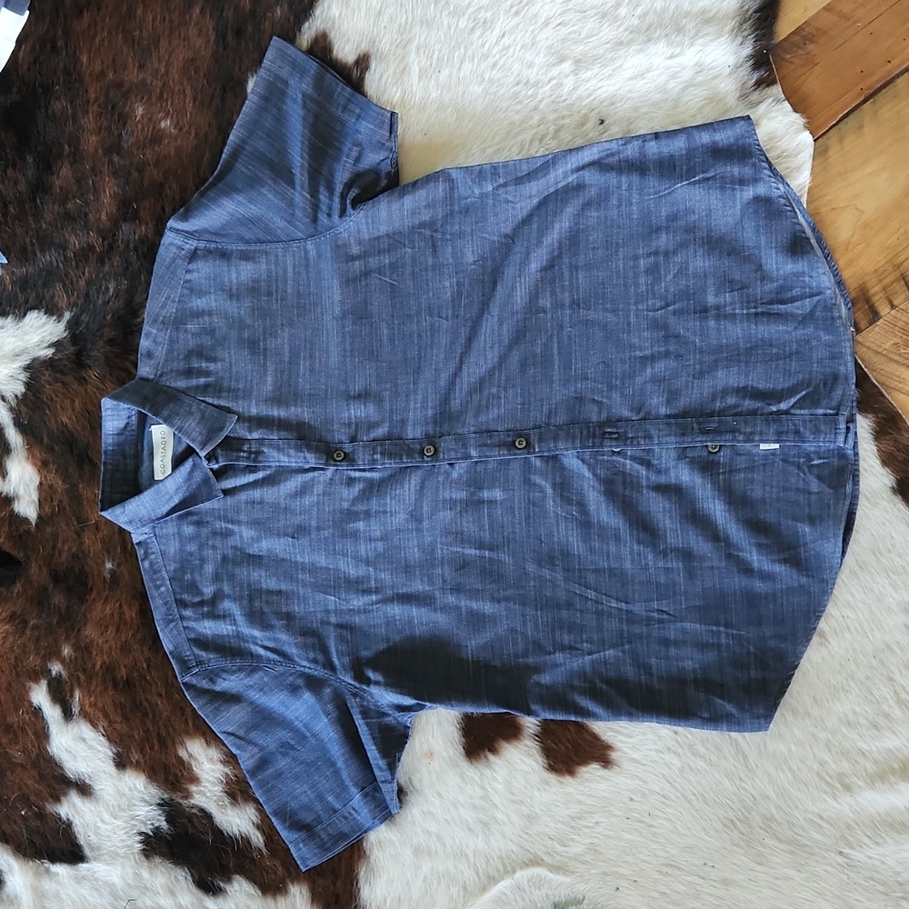 Mens button down short sleeved dress shirt